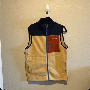 Cotopaxi Multicolor Fleece Vest with Blue and Tan